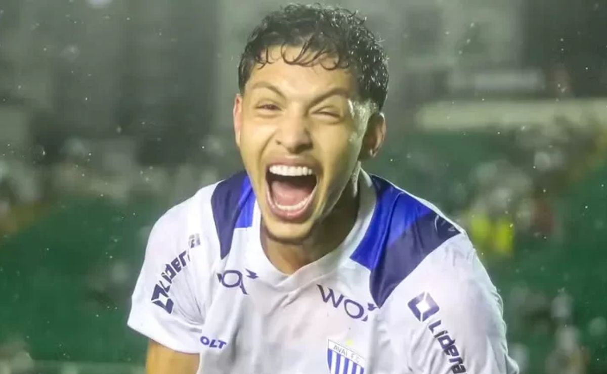 Grêmio tenta convencer Bruno Baldini com projeto de carreira e disputa com o Inter