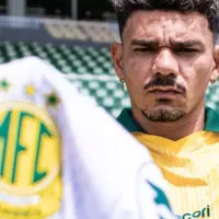 Tiquinho Soares não deve jogar contra o Santos por cláusula contratual