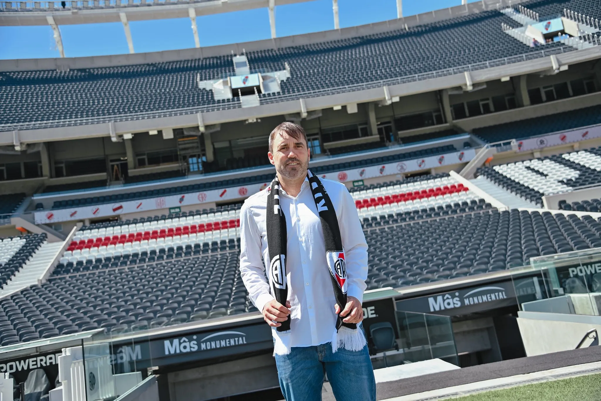 Coudet foi apresentado pelo River Plate – Divulgação/X @RiverPlate