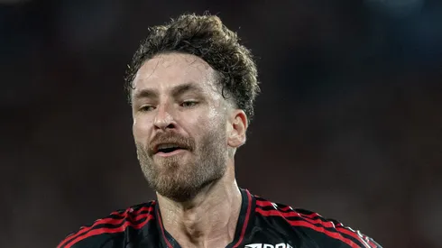 – Leo Pereira jogador do Flamengo comemora seu gol durante partida contra o Santos no Maracanã