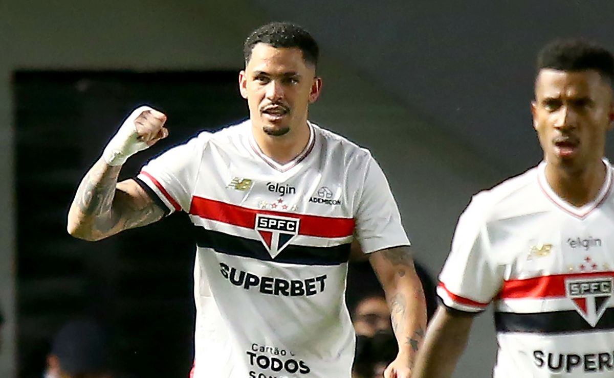 São Paulo renova com titulares e adota estratégia para blindar elenco