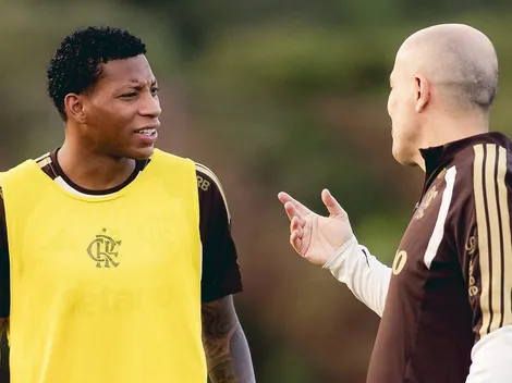 Leonardo Jardim tem conversa ao pé do ouvido com Gonzalo Plata