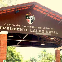 São Paulo demite engenheiro responsável pelos gramados de Cotia