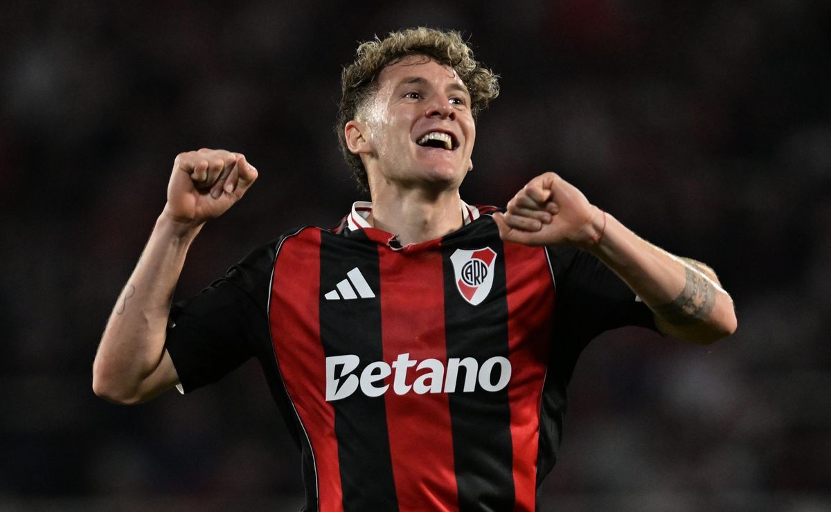 Corinthians consulta situação de Colidio e aguarda decisão no River