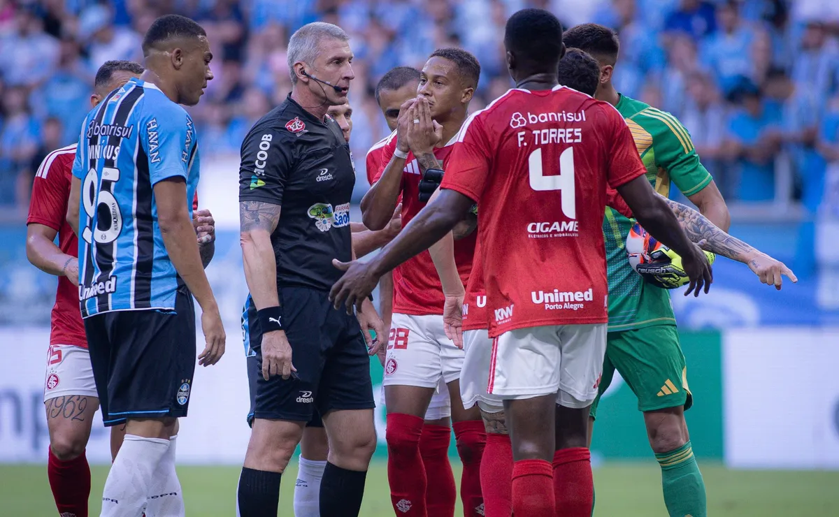 Grêmio Aciona FGF em Resposta às Contestações do Inter: O Clássico das Reclamações