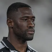 Bastos ganha sequência entre os titulares do Botafogo