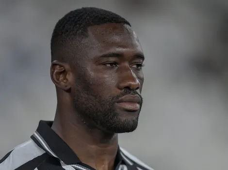 Bastos ganha sequência entre os titulares do Botafogo