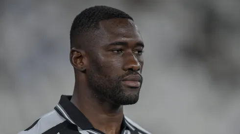 Bastos retornou ao Botafogo após se recuperar de lesão. Foto: Thiago Ribeiro/AGIF