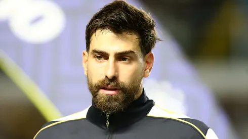 Luan Peres durante partida do Peixão na Série A