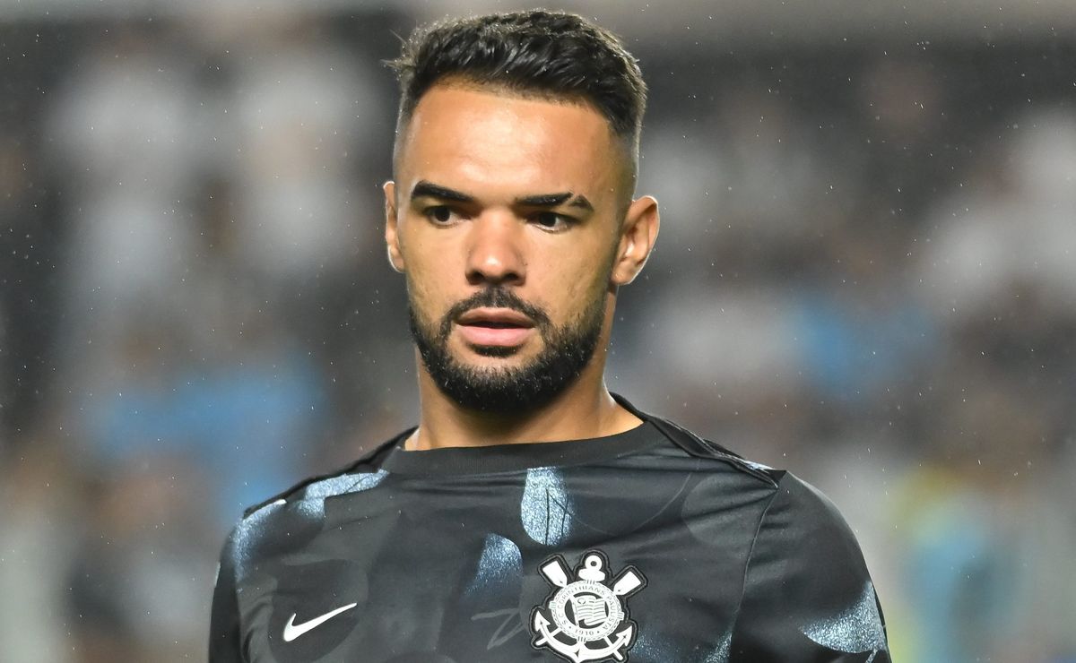 Raniele é ausência em treinamentos do Corinthians para tratar o tornozelo esquerdo