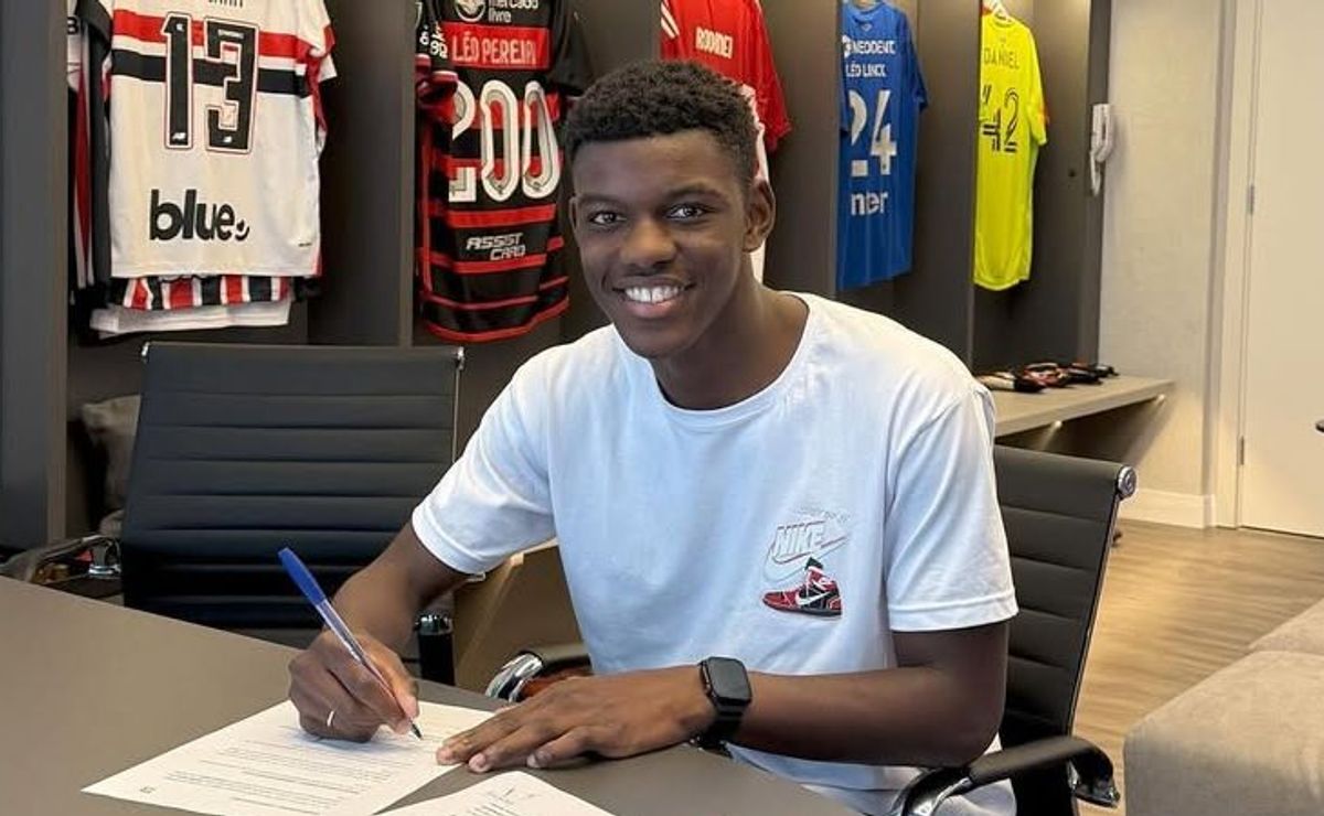 Coritiba recusa oferta do Flamengo por Khensane Mpusane e pede R$ 30 milhões pelo volante