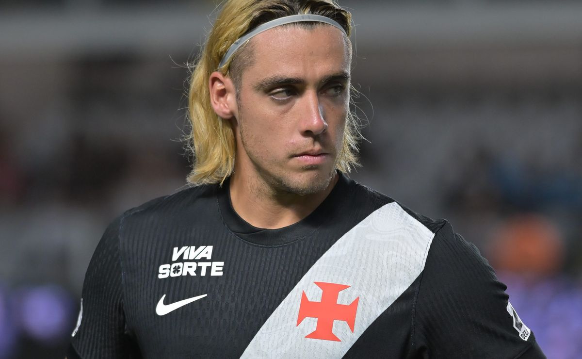 Spinelli tem desempenho crítico em treinos e Renato Gaúcho assume função de mudar postura do atacante