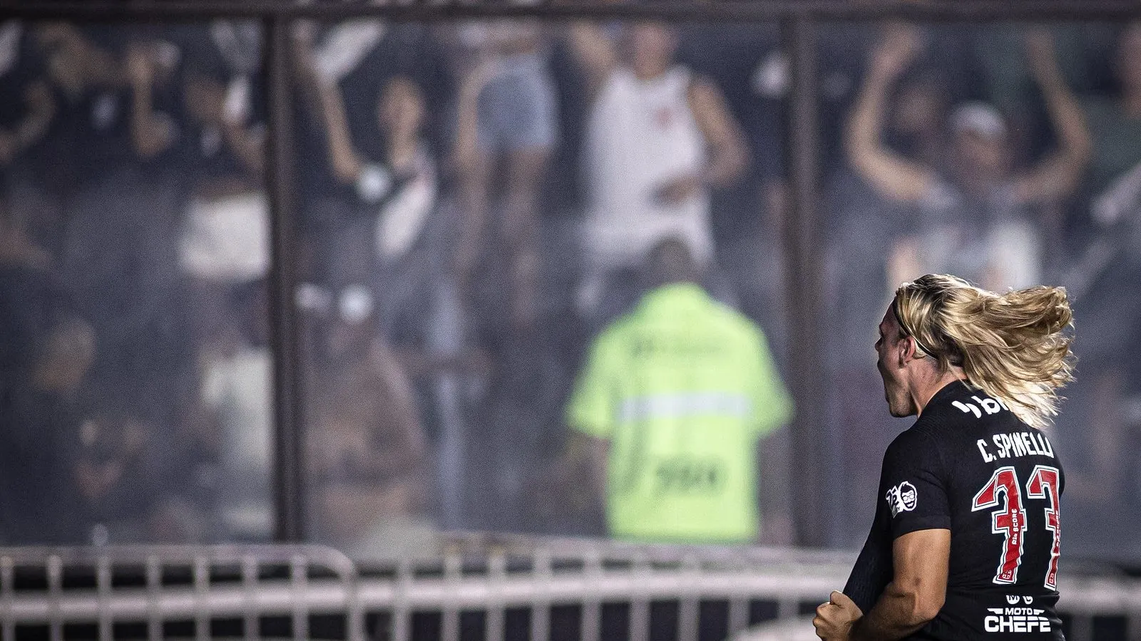 Spinelli comemora seu gol contra o Volta Redonda – Foto: Matheus Lima/Vasco.