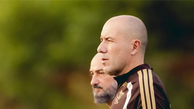 Leonardo Jardim durante treino no Fla.