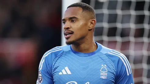 Goleiro machucou o joelho – Foto: Michael Regan/Getty Images.