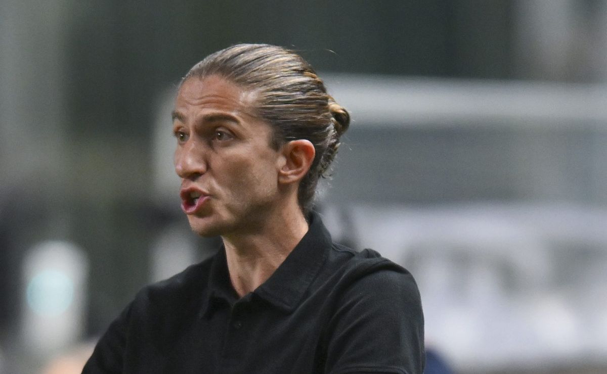 Após demissão no auge, Filipe Luís pode ter destino surpreendente na Europa e acabar fechando com o Atlético de Madrid