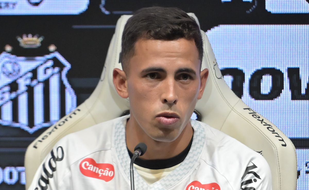 Christian Oliva se diz pronto para estrear pelo Santos e revela estar apto fisicamente: “Estou bem para estrear”