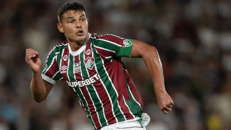 Thiago Silva em campo pelo Fluminense.