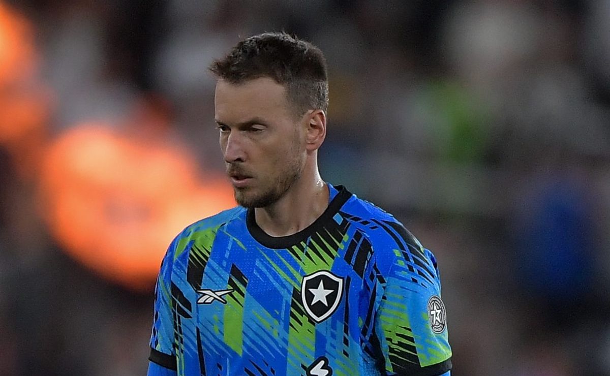 Goleiro Neto topa fechar com o Corinthians, mas problemas extracampo travam negócio, revela Nicola