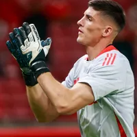 Coudet tenta convencer Rochet para jogar no River, mas goleiro fica no Internacional