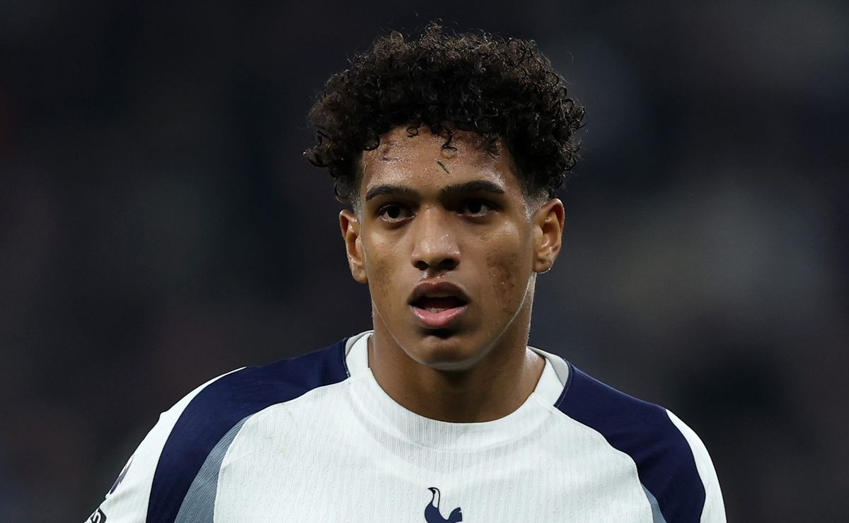 Souza ex-Santos pode ser revendido pelo Tottenham caso clube de Londres seja rebaixado na Premier League