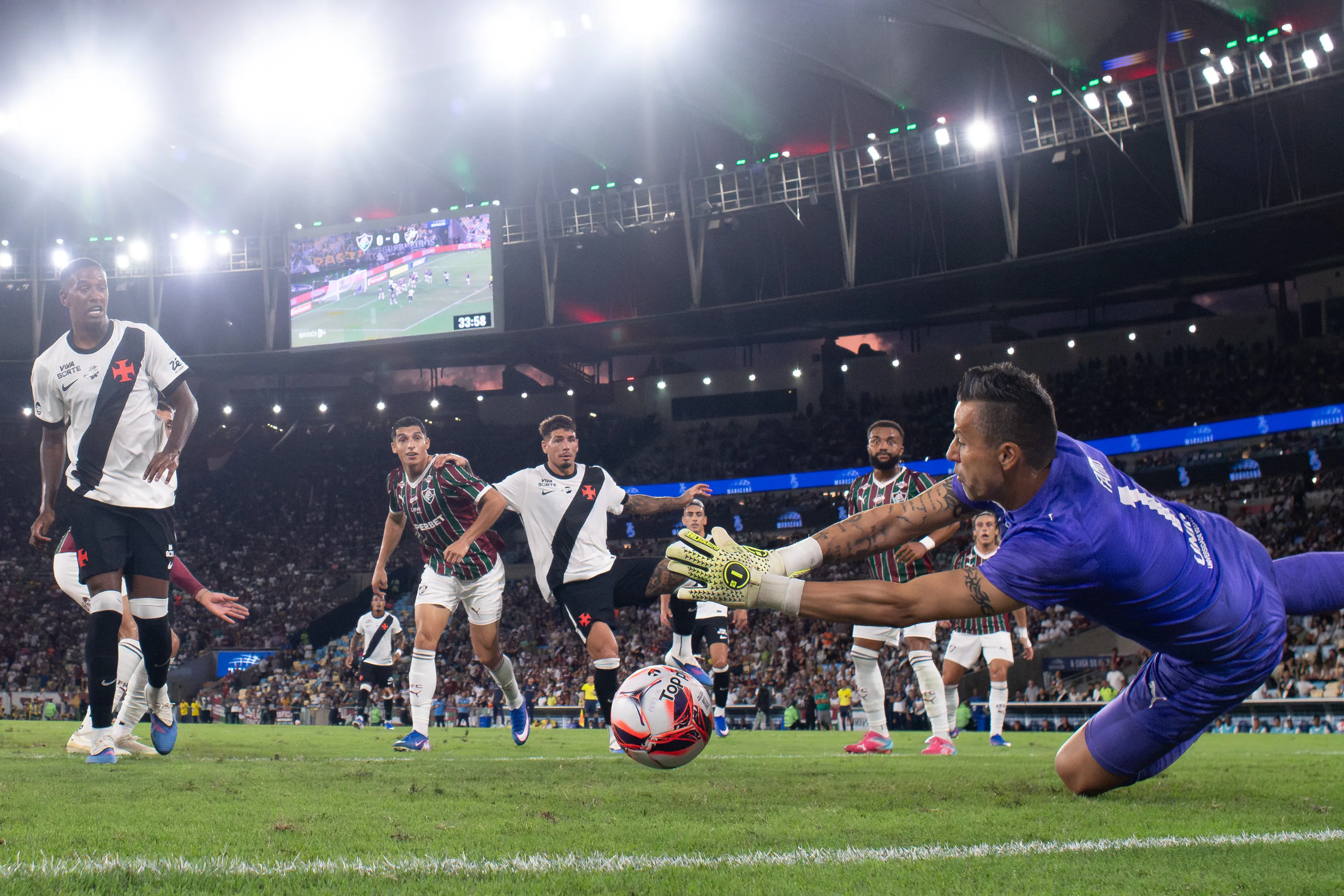 RJ – RIO DE JANEIRO – 01/03/2026 – CARIOCA 2026, FLUMINENSE X VASCO – Fabio goleiro do Fluminense durante partida contra o Vasco no estadio Maracana pelo campeonato Carioca 2026. Foto: Jorge Rodrigues/AGIF