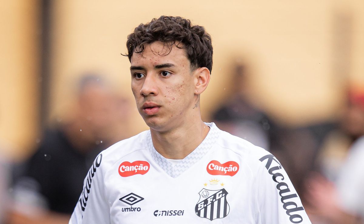 Gabriel Bontempo ‘alfineta’ Vojvoda ao citar preferência por posição e exalta papel de Neymar no Santos