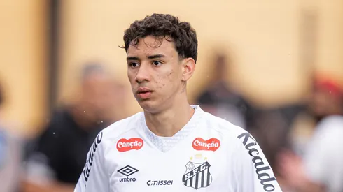 Gabriel Bontempo durante partida do Peixe em Novo Horizonte