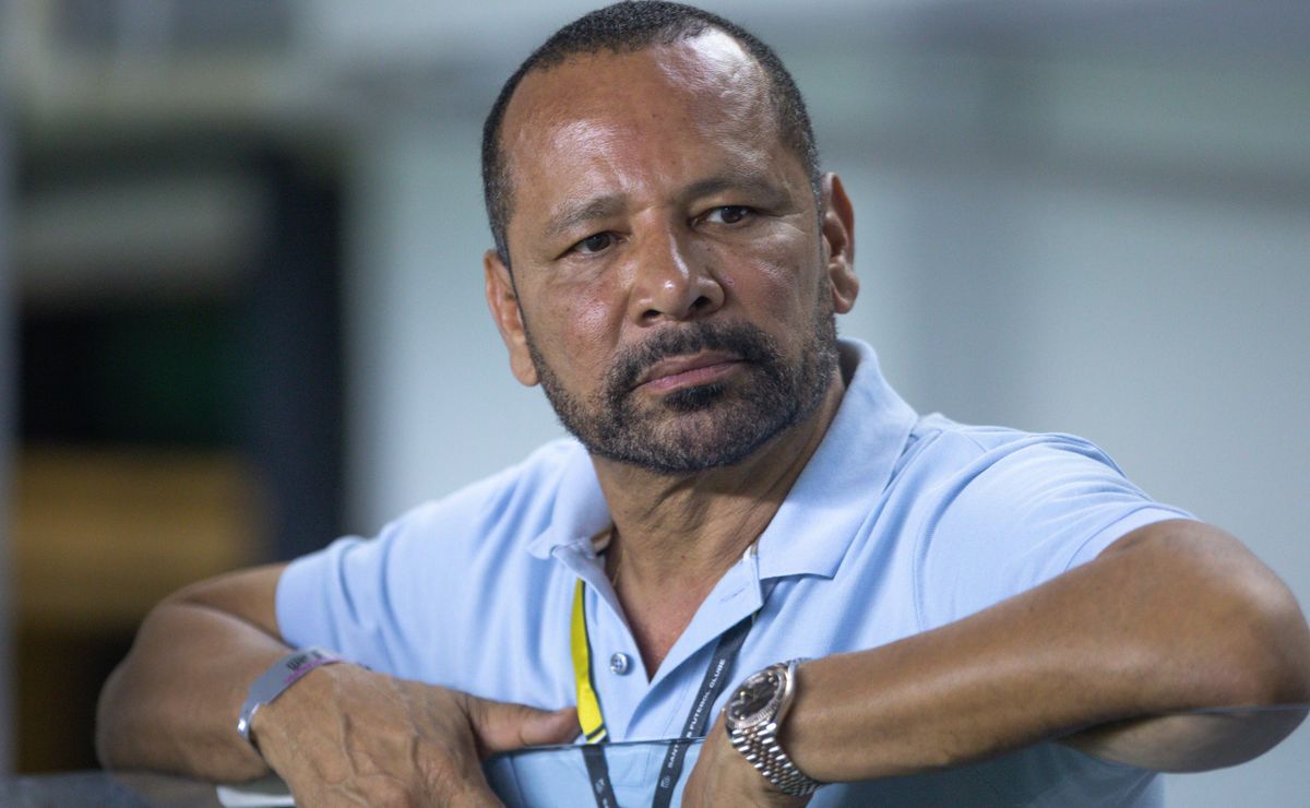 Neymar Pai contesta gestão de Marcelo Teixeira no Santos e relação está bastante desgastada
