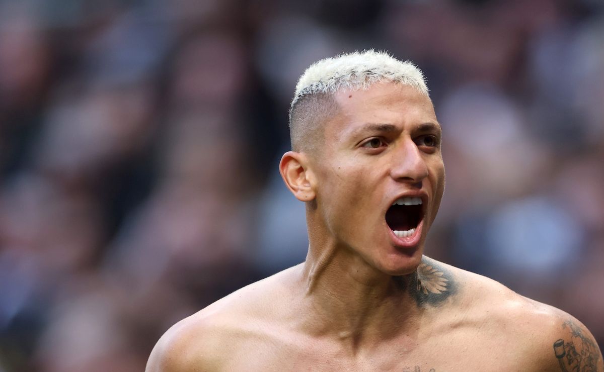 Flamengo define alvo no ataque e avança em contatos com Richarlison após chegada de Leonardo Jardim