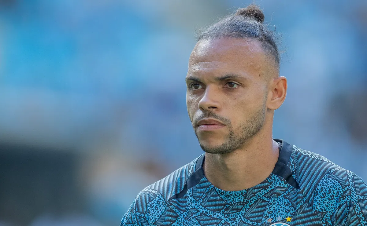 Braithwaite Retorna aos Treinos e Pode Reforçar o Grêmio na Próxima Semana