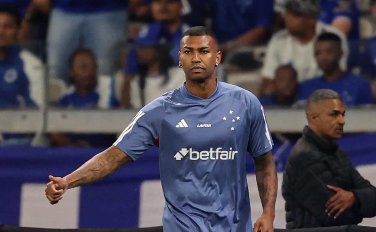Cruzeiro avalia futuro de Walace, mas não confirma contato do Vasco pelo volante de 30 anos