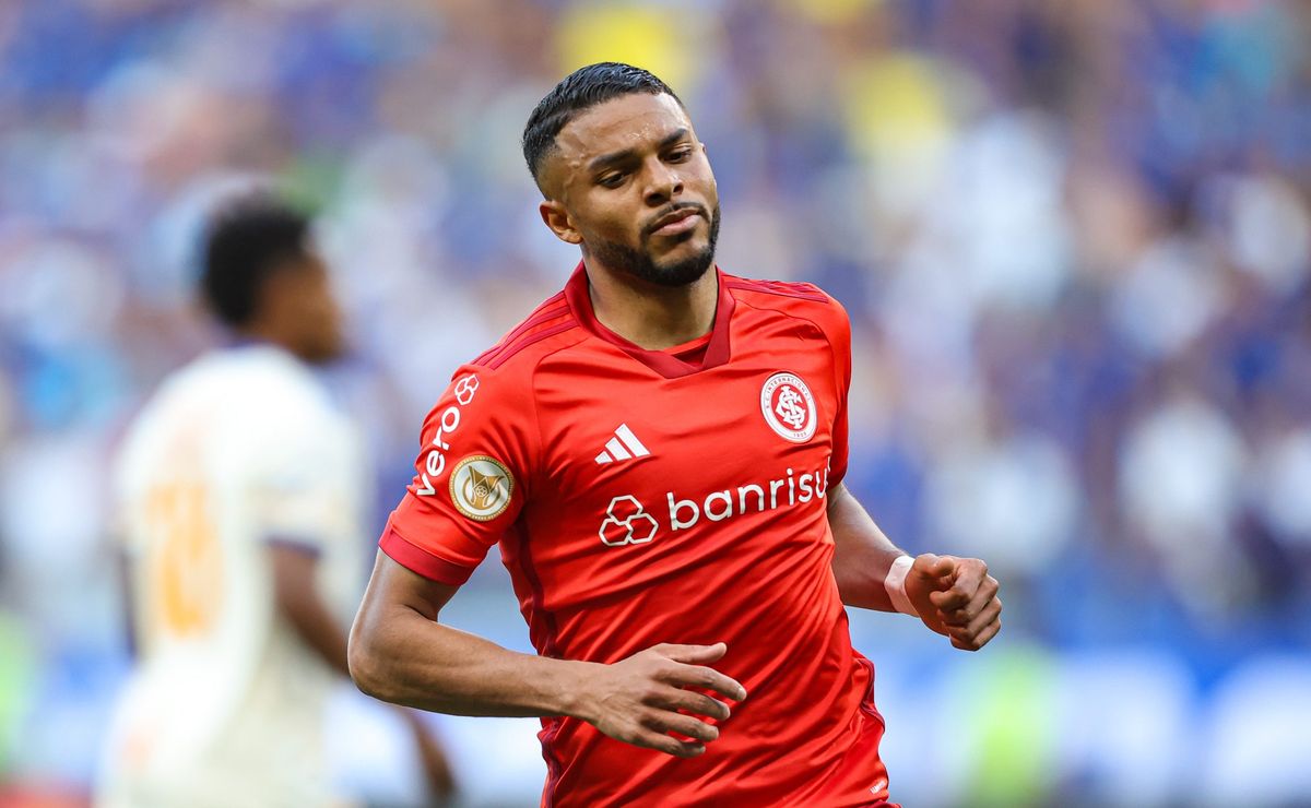 Internacional sofre transfer ban da FIFA devido ao atraso do pagamento do acordo por Wanderson