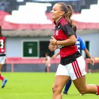 Letícia Pinho brilha aos 15 anos e marca dois gols pelo Flamengo