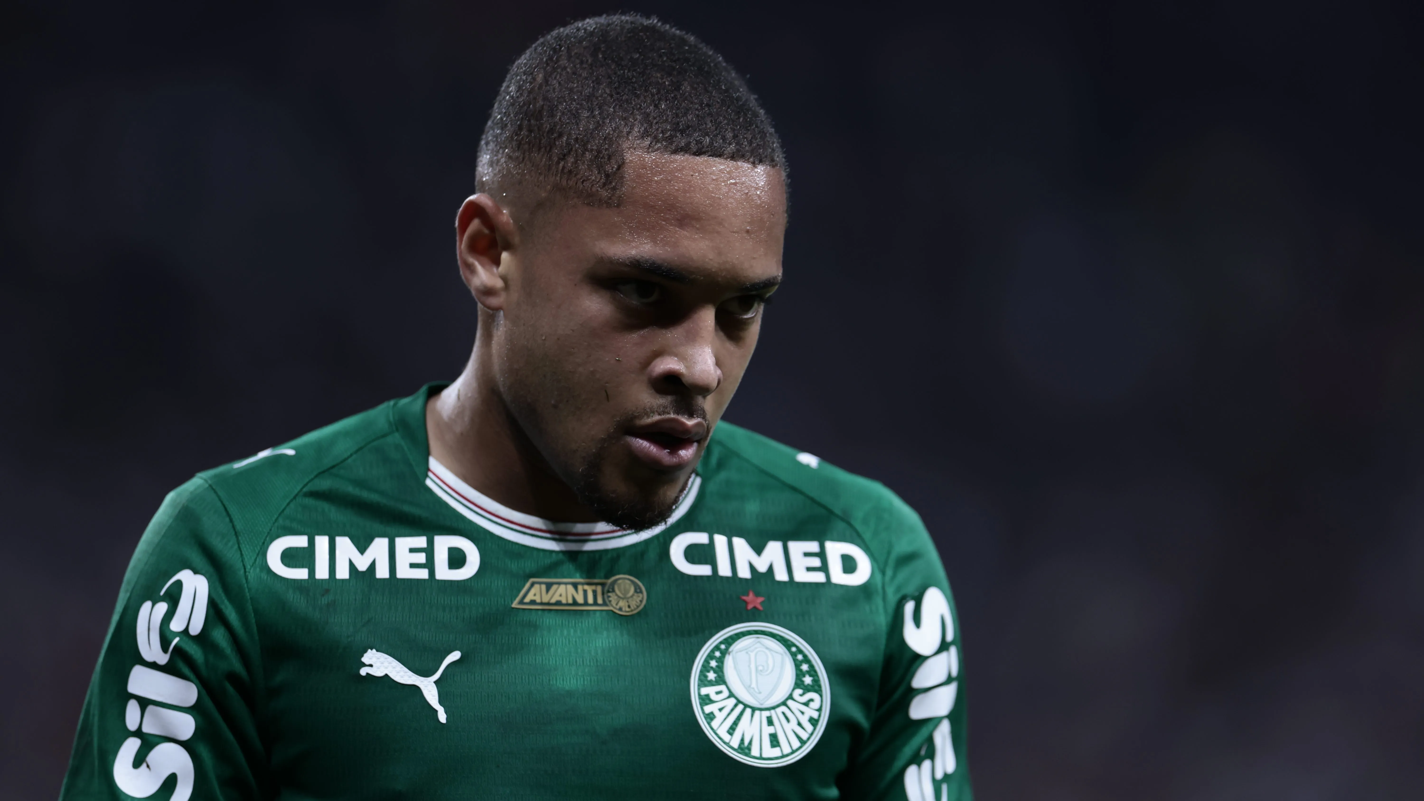 Vitor Roque iniciou na equipe reserva no 1° jogo