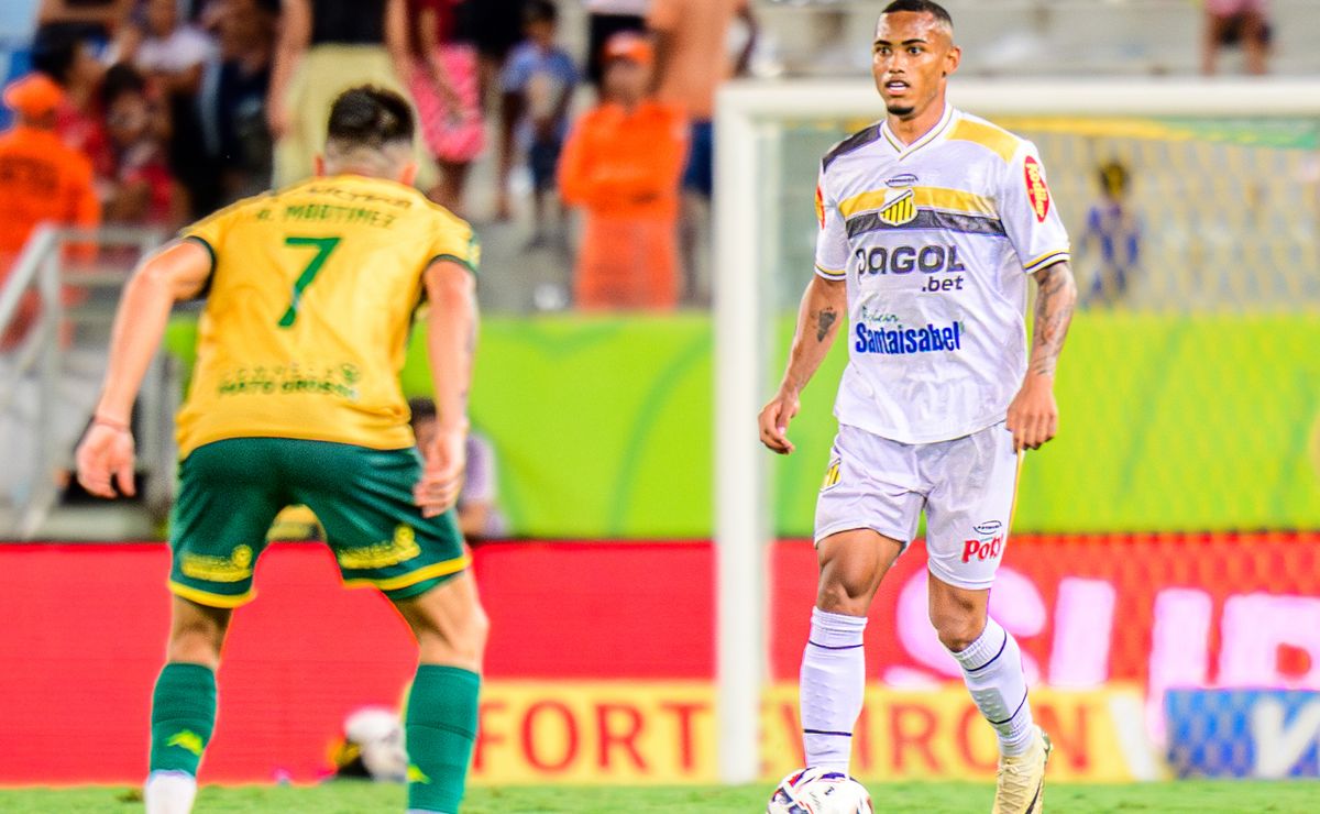 Santos intensifica busca por zagueiro e entra na disputa por Patrick, do Novorizontino