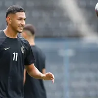 Renato segue fora dos planos no Corinthians