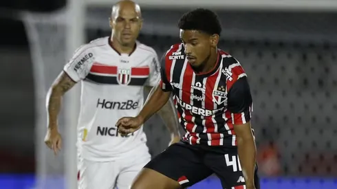 Campeão da Copinha, Hugo ainda busca espaço no São Paulo após longa recuperação de lesão – Foto Miguel SchincariolSaopaulofc.net
