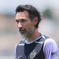 Eduardo Domínguez tem dúvida no esquema para Cruzeiro x Atlético