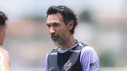 Eduardo Domínguez durante treino de ontem (6).