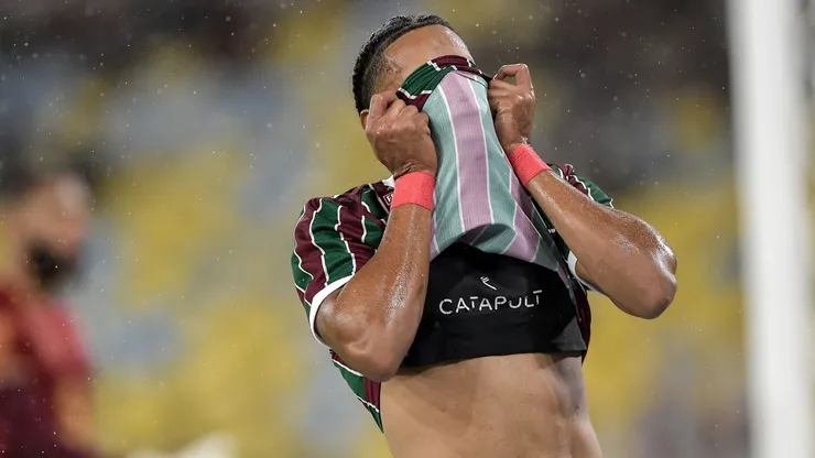 Matheus Reis sofre entorse no joelho e vira desfalque no Fluminense - Foto Thiago RibeiroAGIF