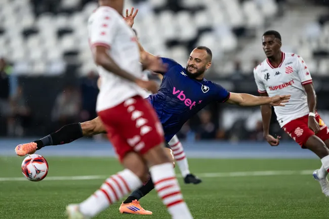 Arthur Cabral jogador do Botafogo durante partida contra o Bangu no estádio Engenhao pelo campeonato Carioca 2026. Foto: Jorge Rodrigues/AGIF