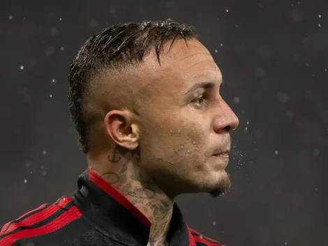 Crespo ainda está em busca de um ponta e um volante