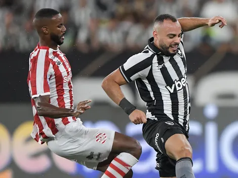 Botafogo imita saída de bola do PSG e cena viraliza