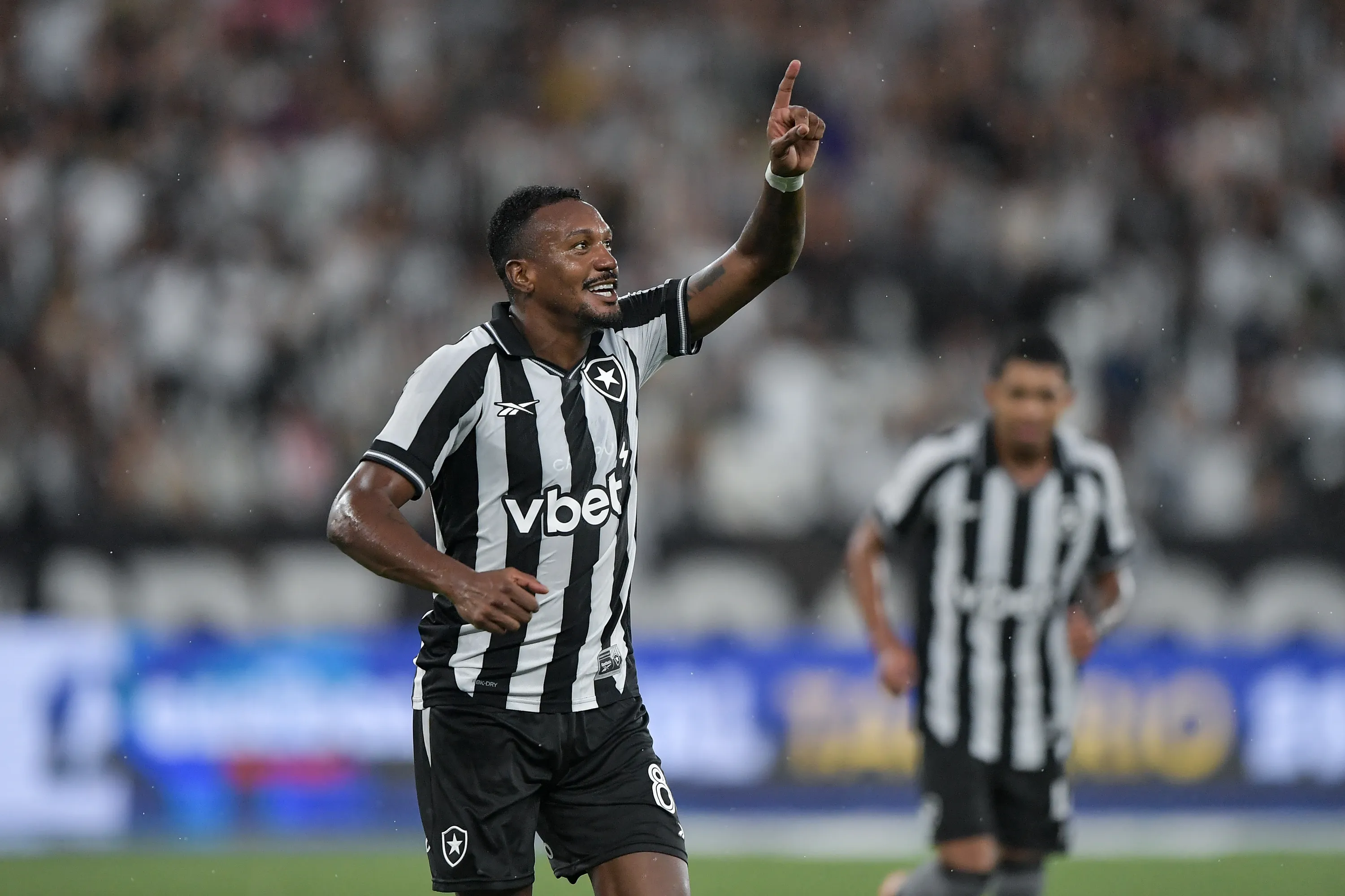 Edenilson marcou o 1° gol pelo Botafogo. Foto: Thiago Ribeiro/AGIF