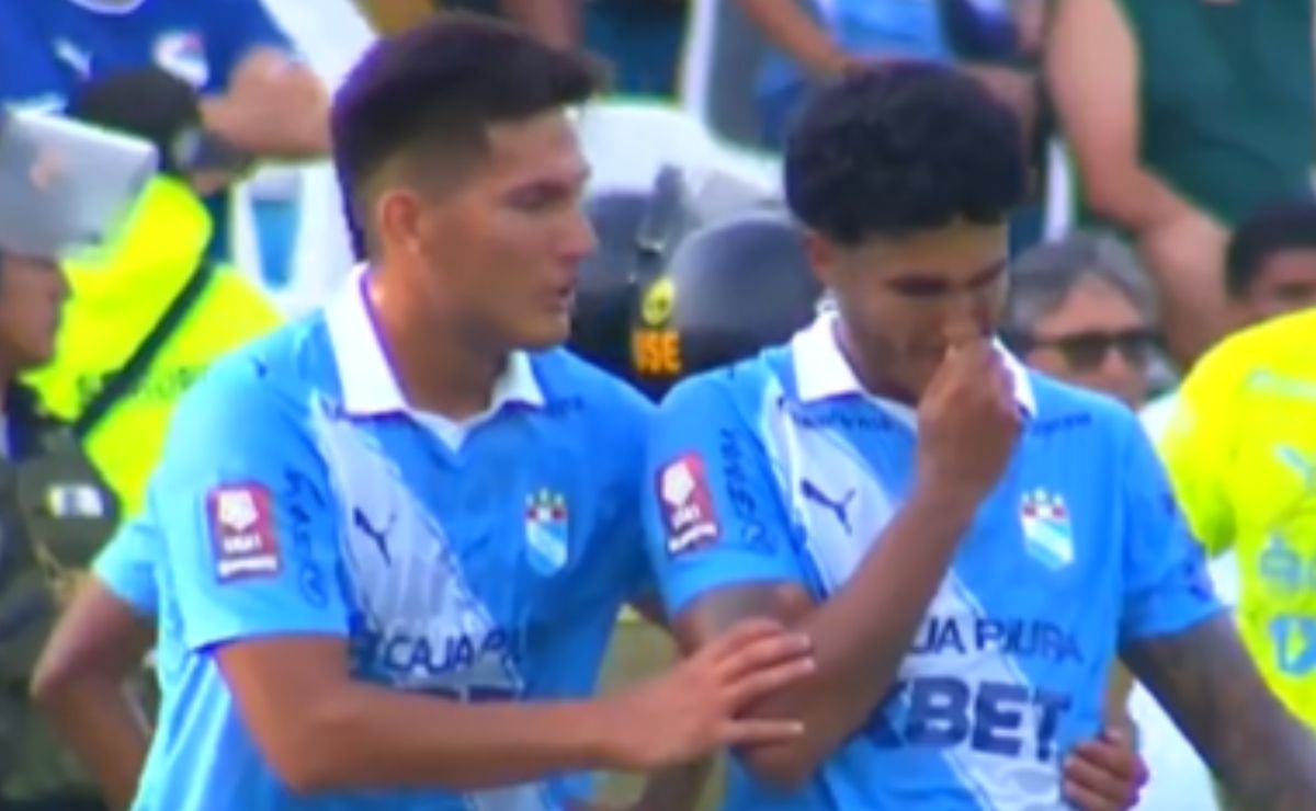 Brasileiro ex-Fluminense deixa o campo chorando após denunciar racismo em jogo do Sporting Cristal no Peru