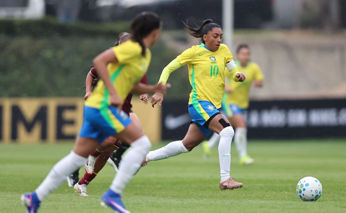 Brasil faz jogo equilibrado, mas é superado pelo México em amistoso feminino
