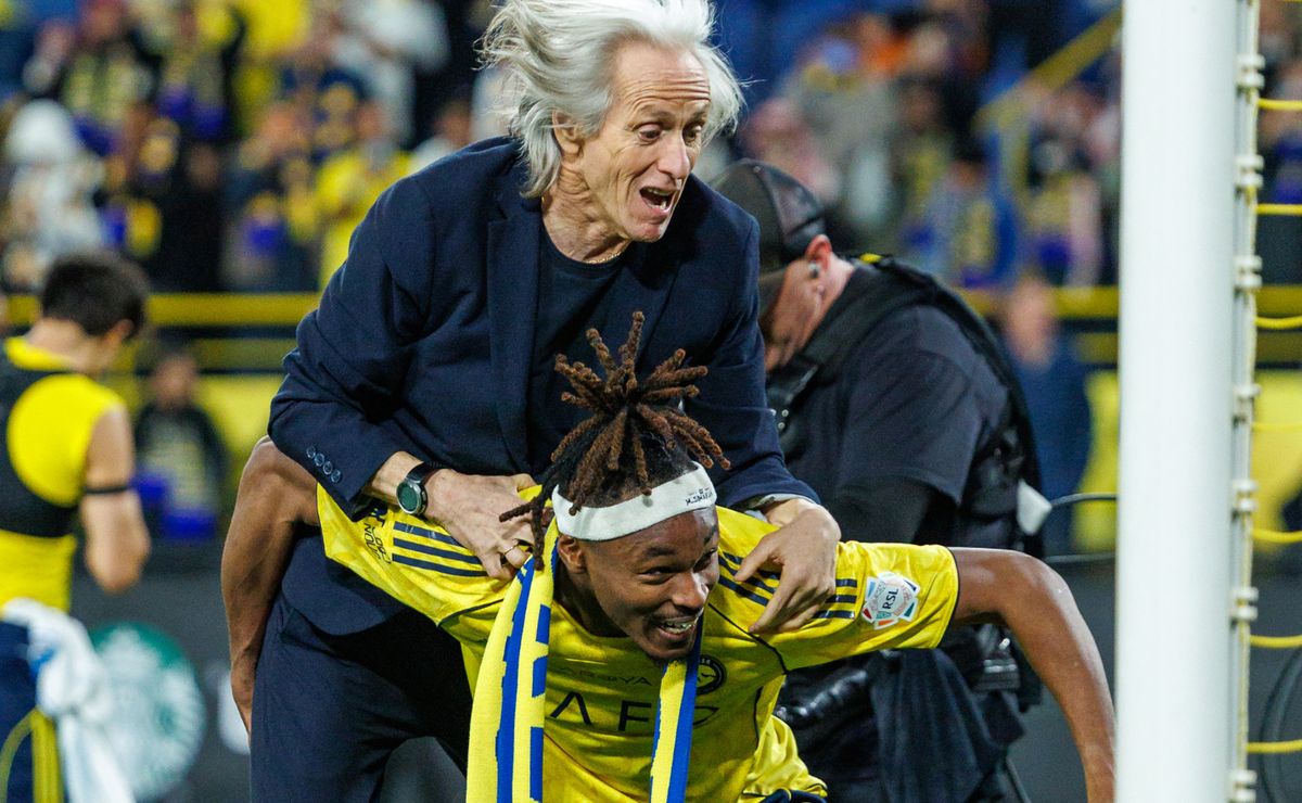 Ex-Flamengo, Jorge Jesus viraliza por “explosões” e comemoração inusitada em vitória dramática do Al-Nassr