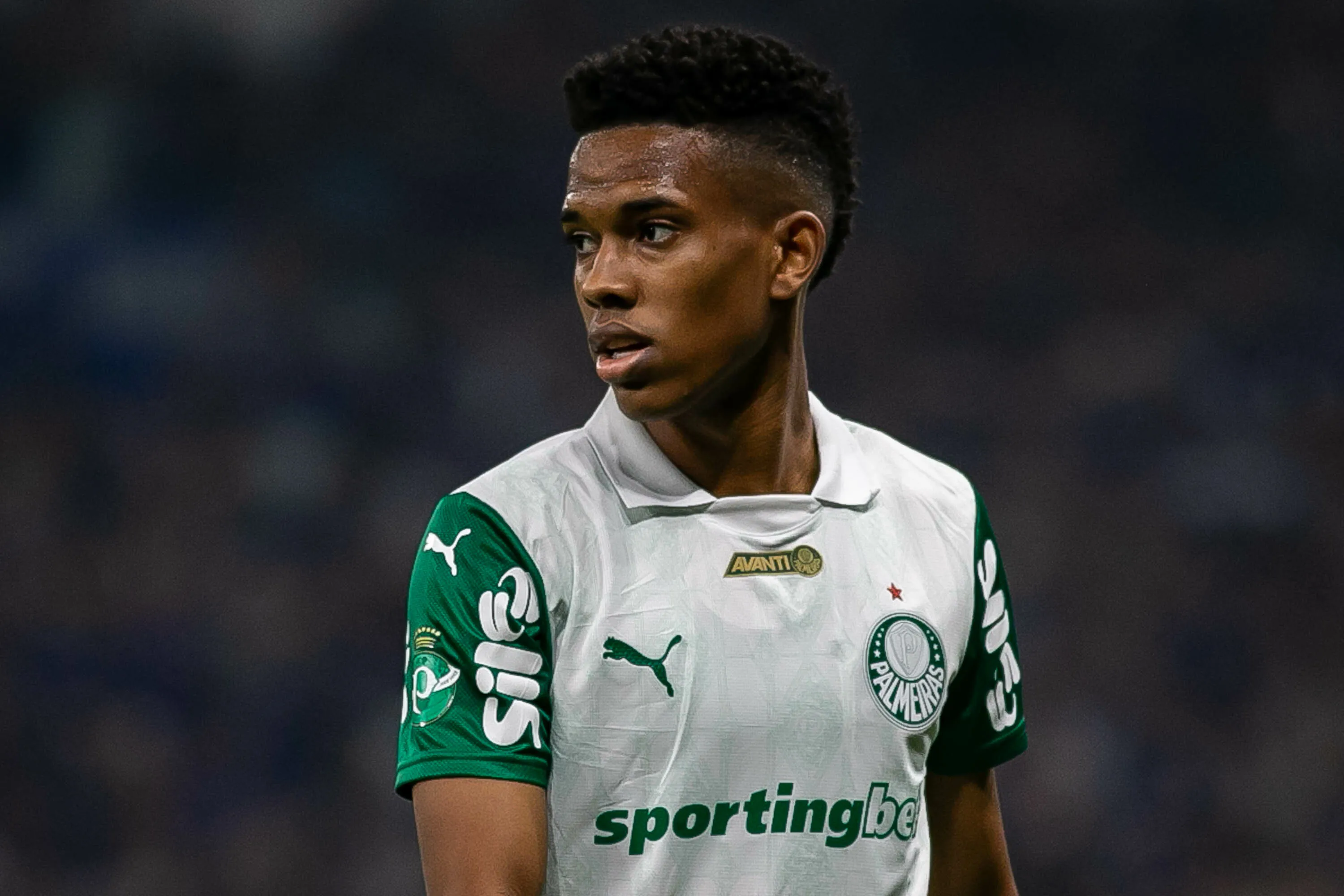 MG – BELO HORIZONTE – 01/06/2025 – BRASILEIRO A 2025, CRUZEIRO X PALMEIRAS – Estevao jogador do Palmeiras durante partida contra o Cruzeiro no estadio Mineirao pelo campeonato Brasileiro A 2025. Foto: Fernando Moreno/AGIF