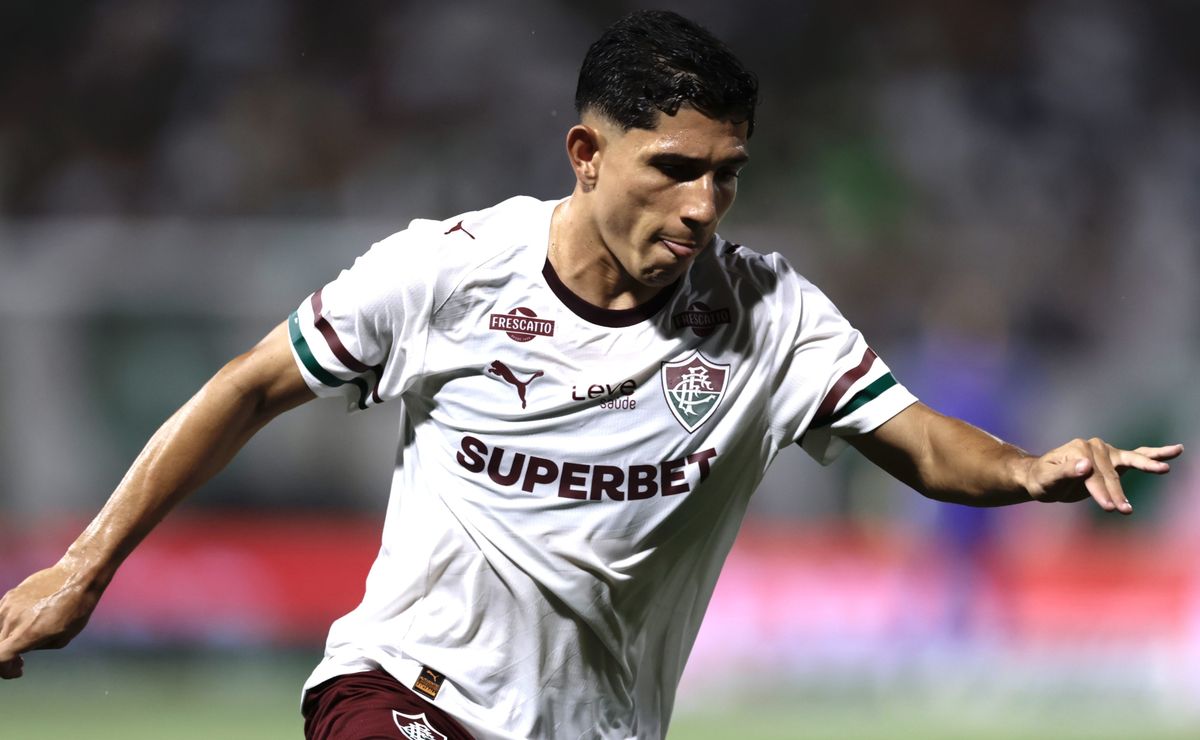 Savarino projeta final entre Fluminense x Flamengo e cutuca rival: “Lembro de jogos que ganhei”